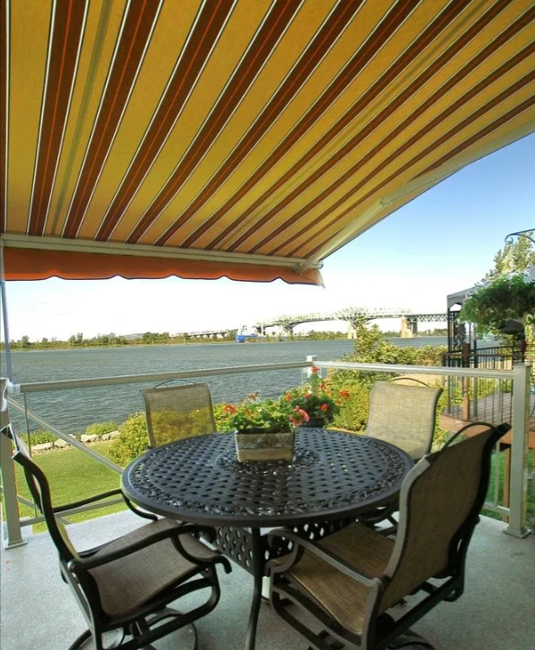 Standard Retractable Awning